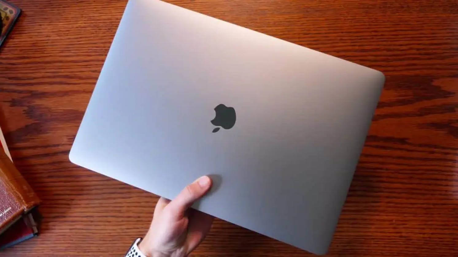 Achieving My MacBook Dream: A Journey from Aspiring Student to Independent Developer