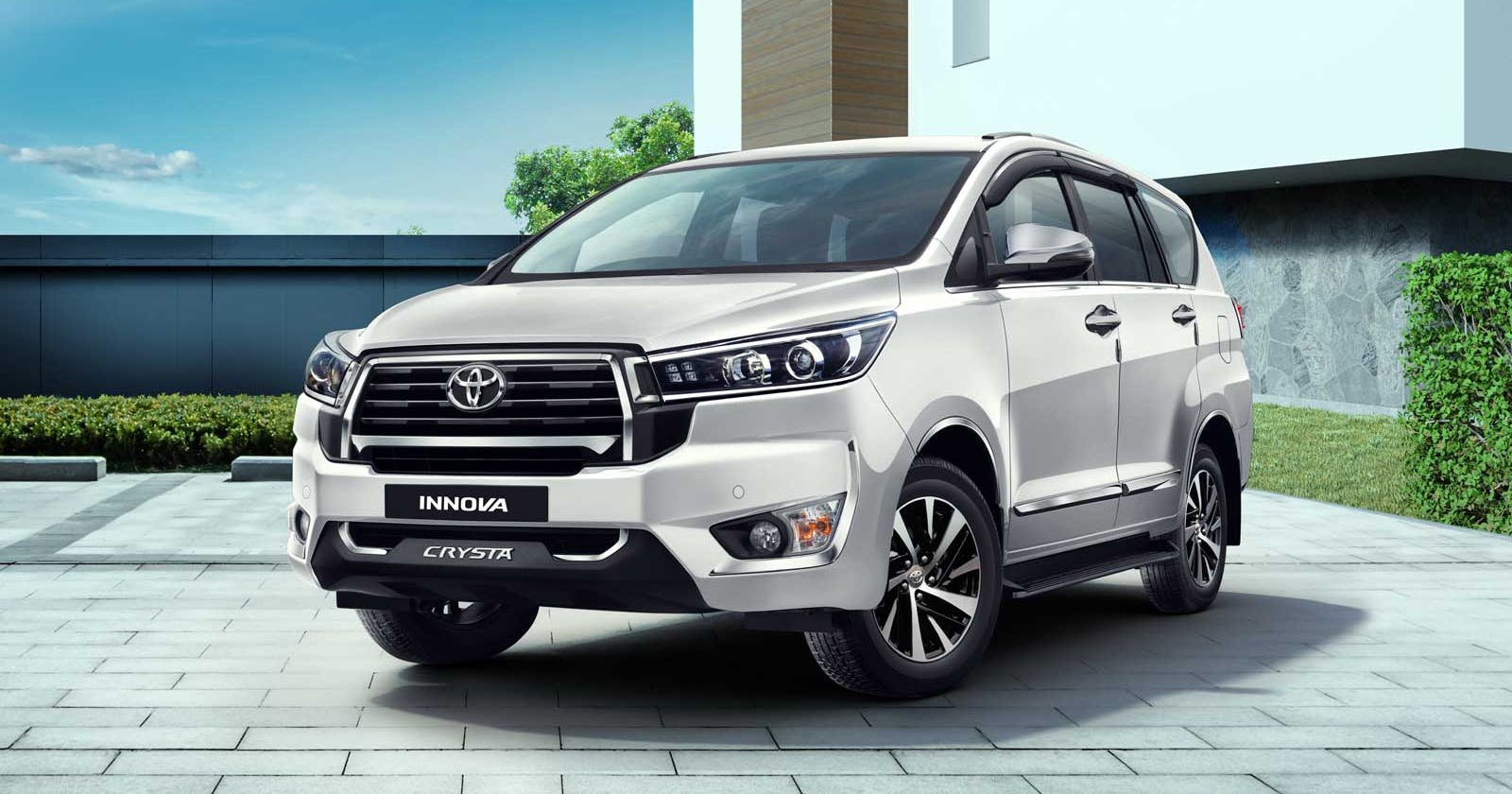Innovate Your Journey with the Toyota Innova Crysta: A Comprehensive Review