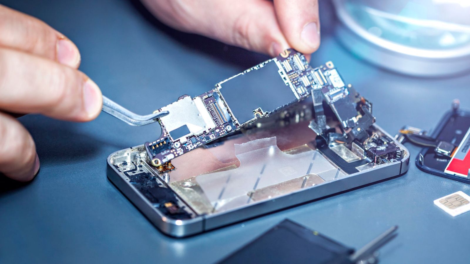 Redefining Excellence in Dubai's Mobile Technology Landscape