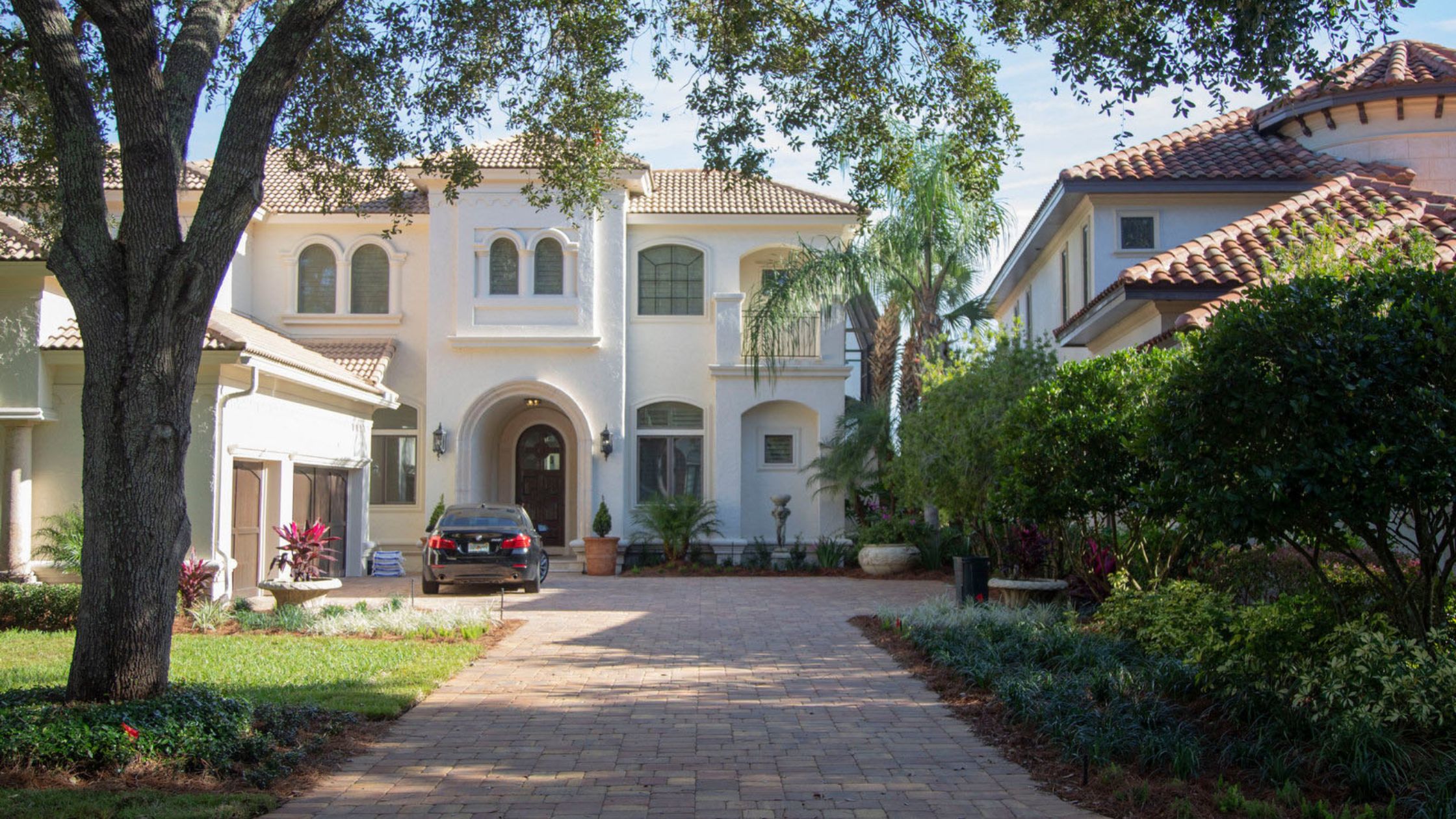 Hiring A Pro: What To Look For In A Paver Driveway Repair Company