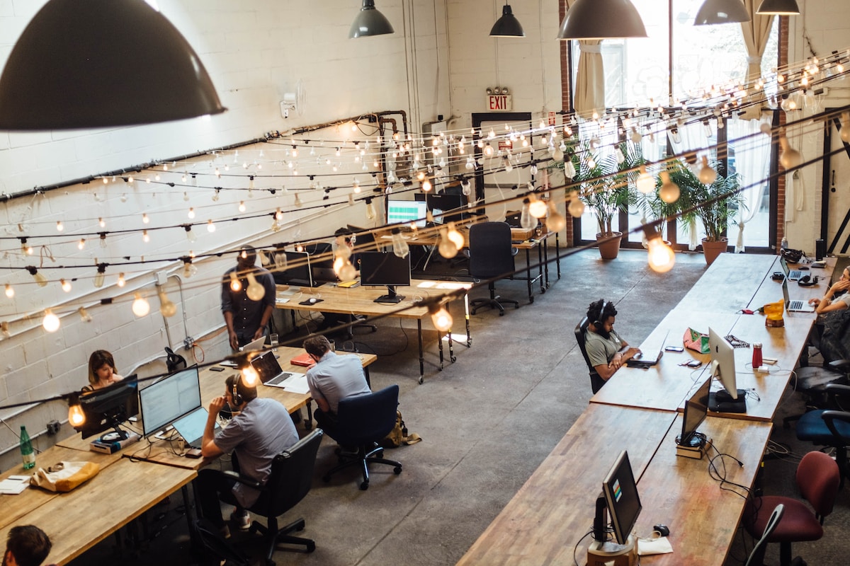 The Guide to Hot-Desking in Singapore - Unlocking the Power of Flexibility in Co-working Spaces