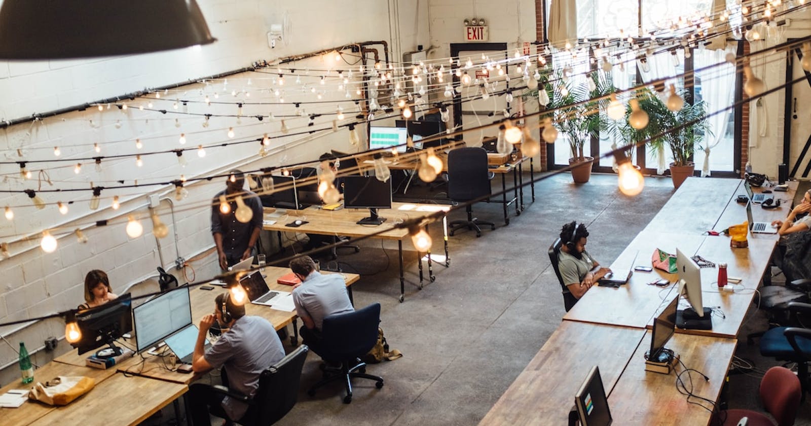 The Guide to Hot-Desking in Singapore - Unlocking the Power of Flexibility in Co-working Spaces