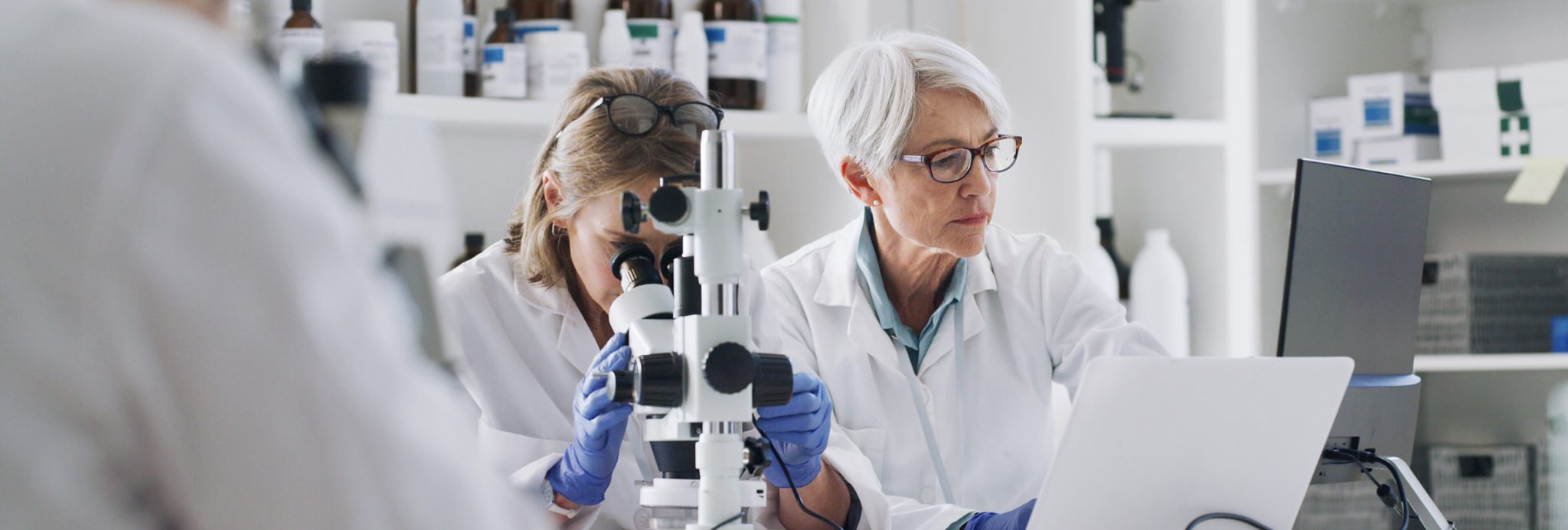 Quantum Computing: Unlocking Unprecedented Computational Power in Healthcare and Biology
