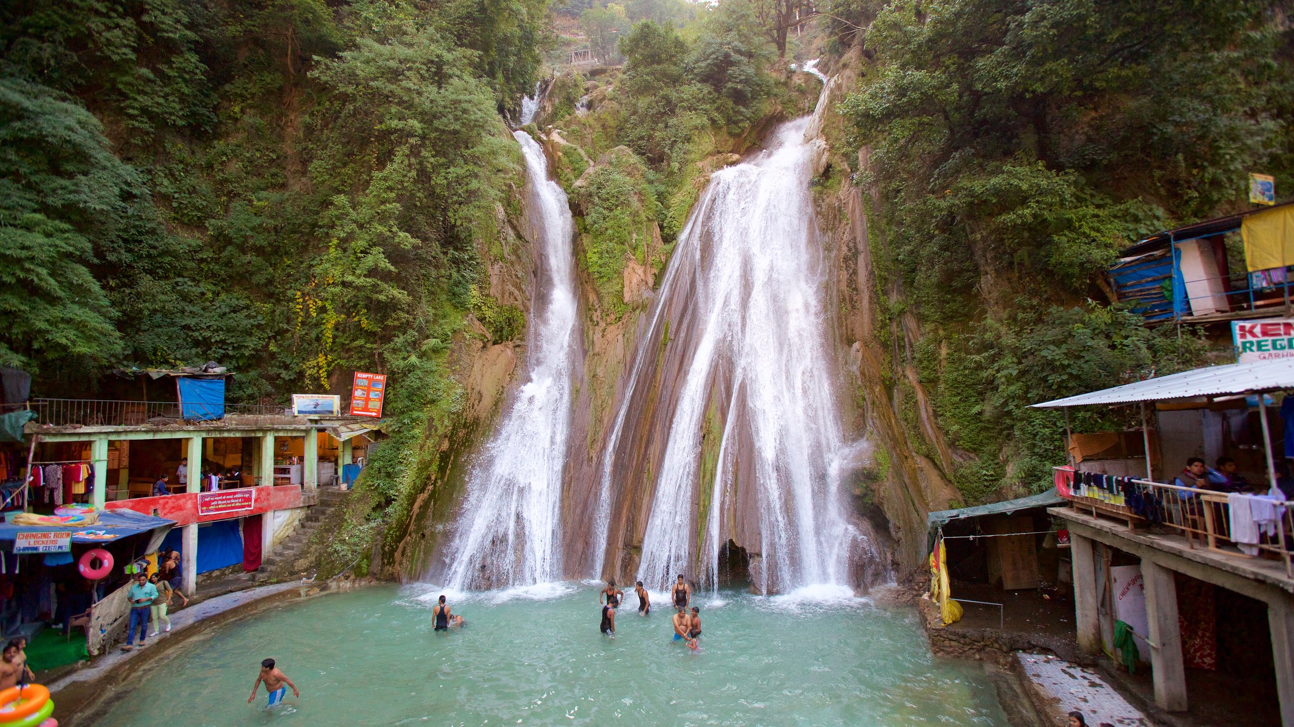 Dehradun Holiday: Top 9 Must-Visit Spots in 2024