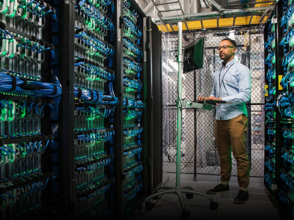 What is Data Centre Management Services Work & How Does It Work?