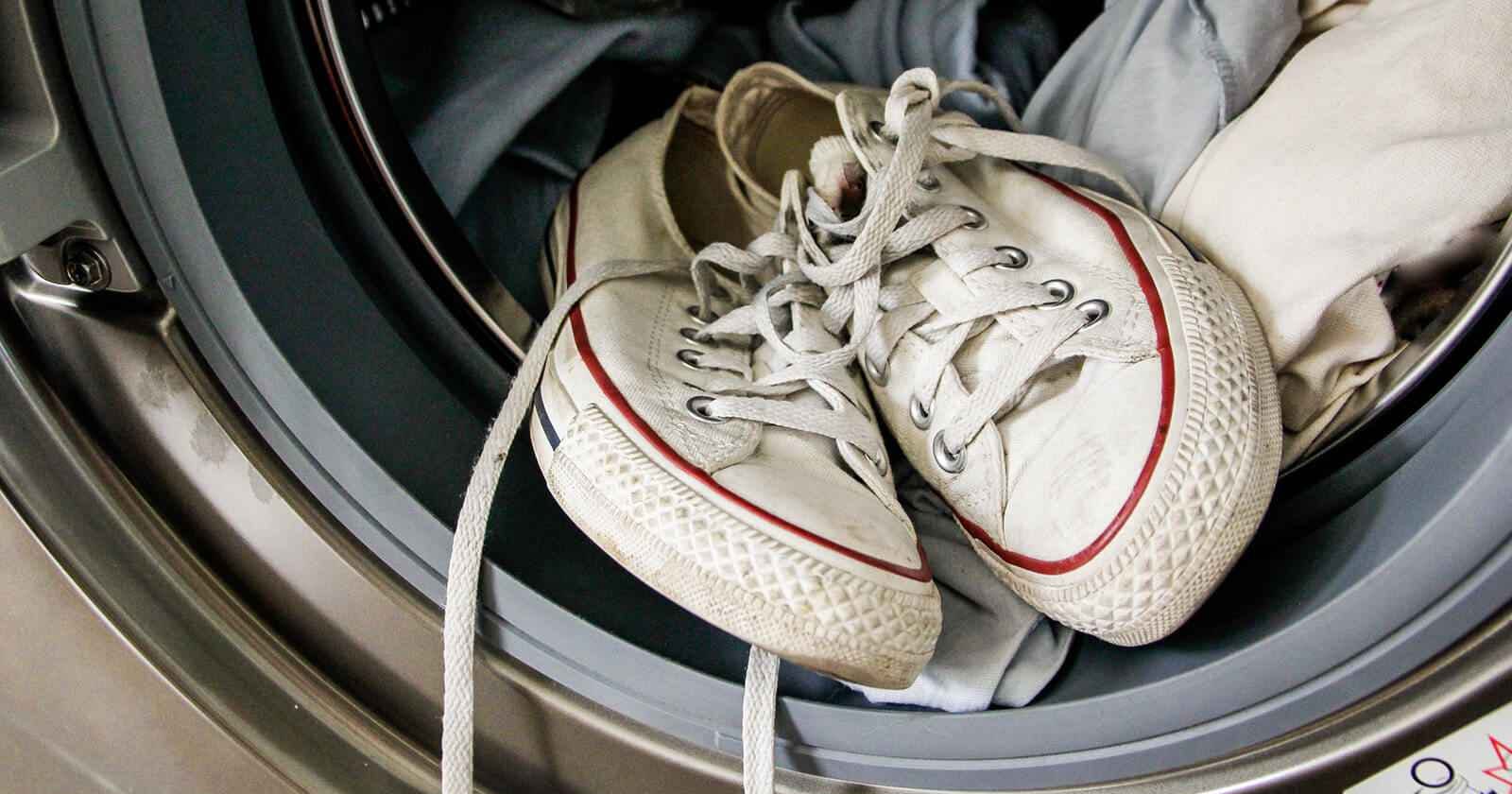 Trik Ampuh Cuci Sepatu Kanvas dengan Profesional di Rumah