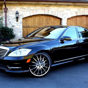 Luxury Travel with NYC Limo Services: Exploring Car Service JFK Airport, Stretch Limo Rental, and NYC Party Bus Options