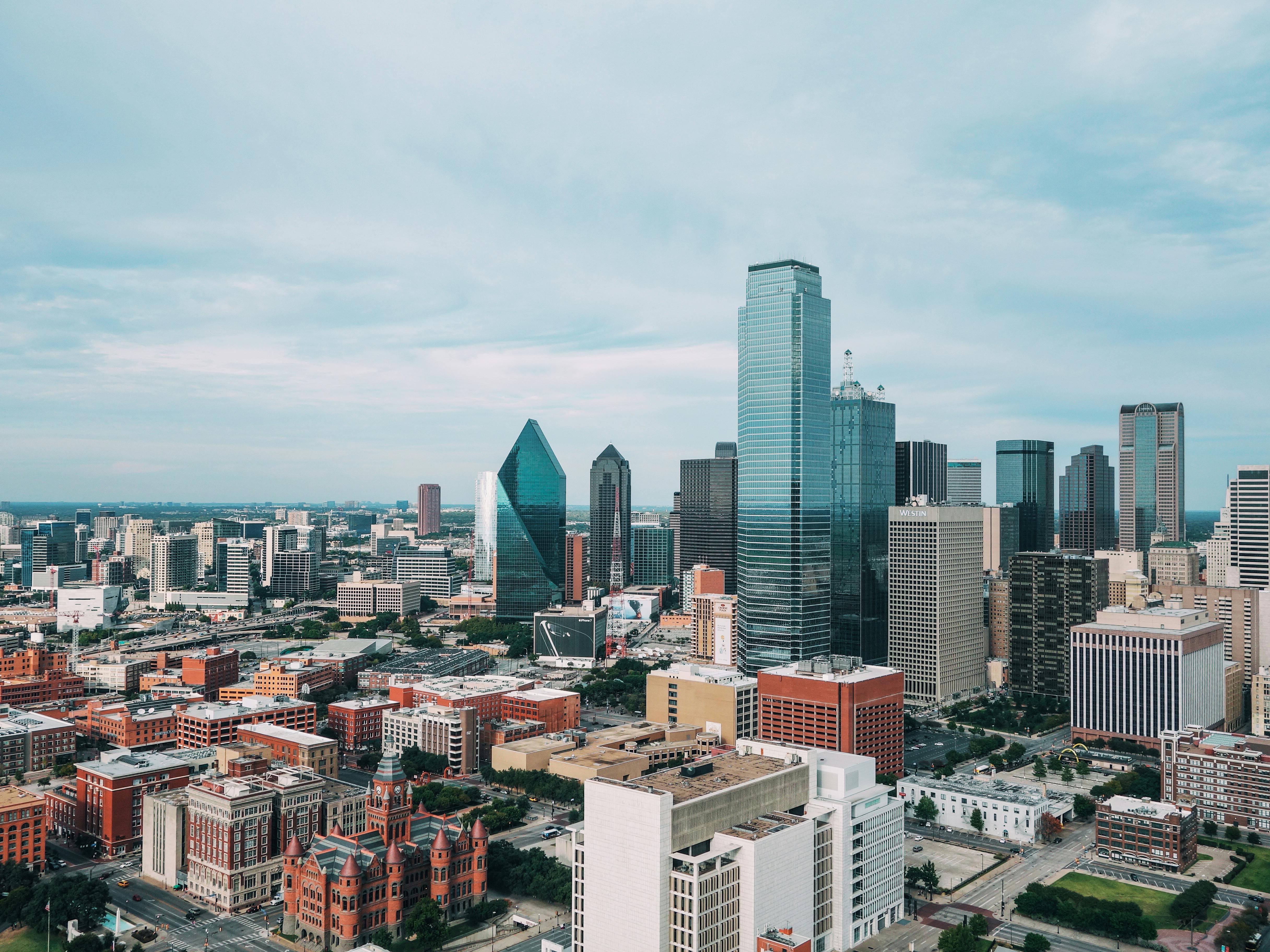 From Lahore's Bustle to Dallas's Charm: Fly with Ticket Planet for Less! π΅π° βοΈ πΊπΈ