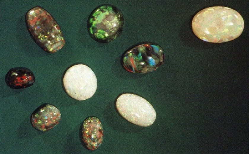 Figuring out about Entire Properties of a wide range of Opal Gemstones