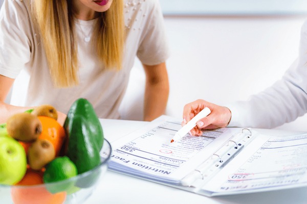 "The Art of Balanced Eating: Dubai's Nutritionist Expertise"