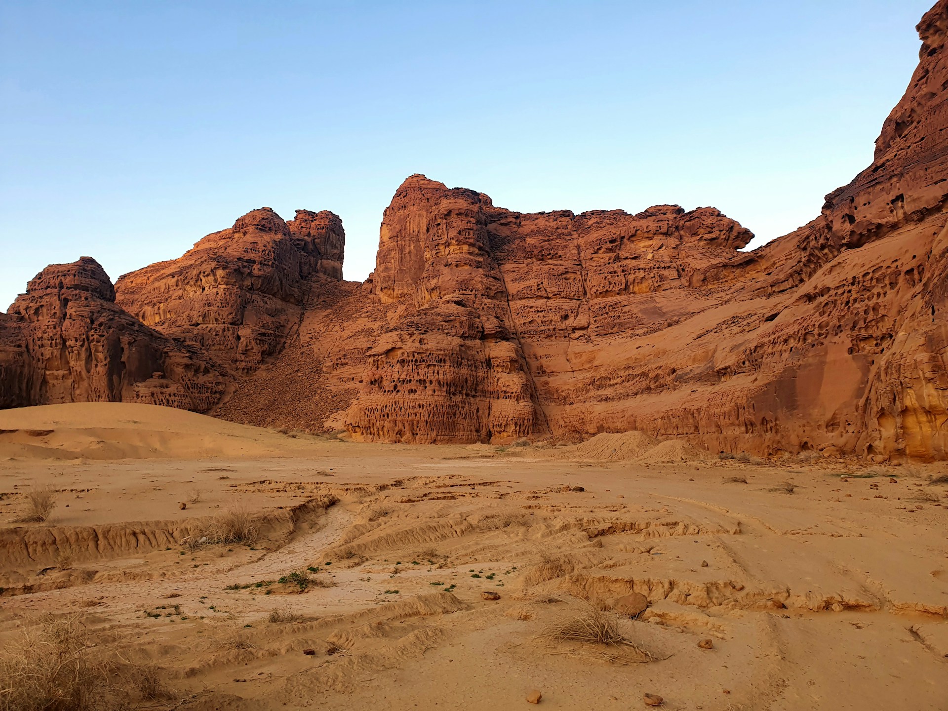 Riyadh Calling! Find Unbeatable Flights with Ticket Planet and Explore Saudi Arabia's Gem 🇸🇦 ✈️