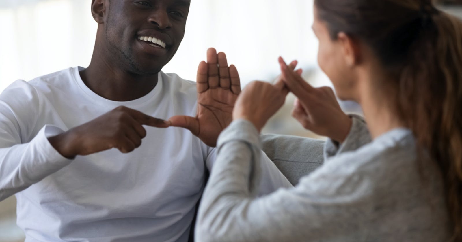 Expressive Silence: Swearing in Sign Language Demystified
