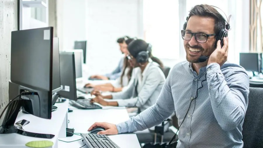What Do Remote Customer Service Representatives Do?
