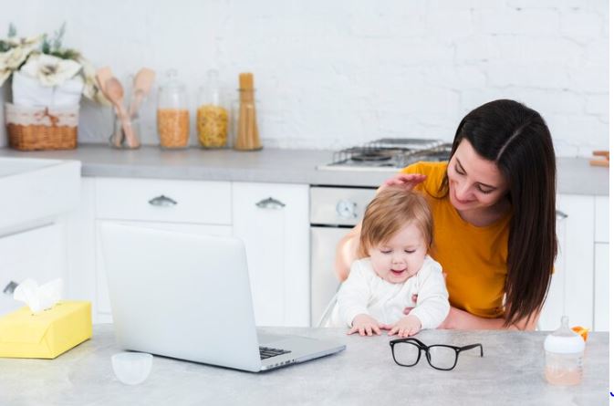 The Rise of Freelance Moms: Balancing Baby and Business