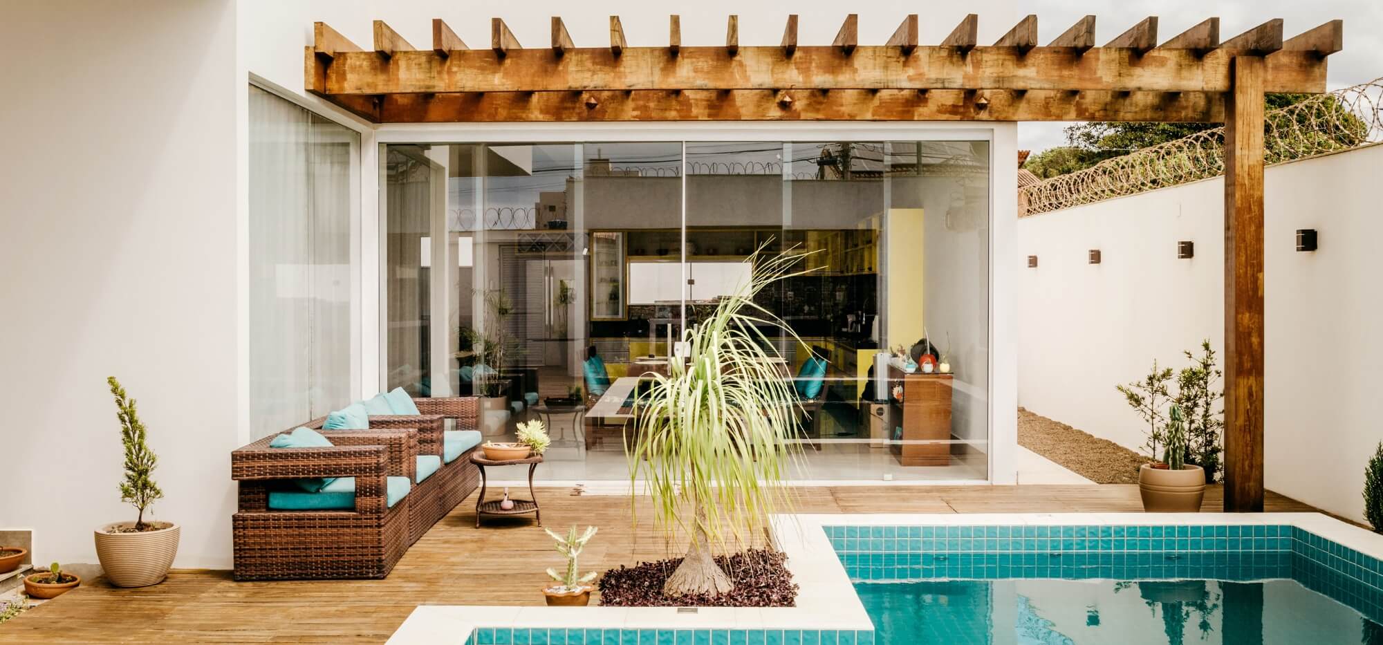 Expert Tips for Choosing the Right Deck Builder in Seattle