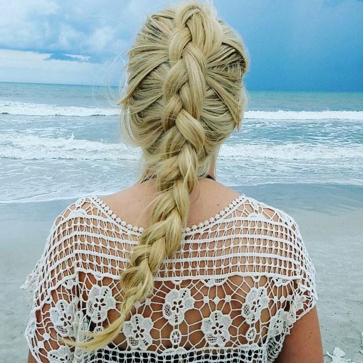 Unlocking Versatility: The Charm of Wavy Wigs for Women