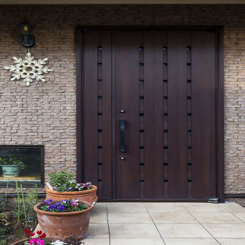 How to Choose the Right Door Color for Your Home