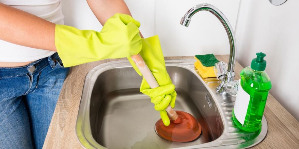 What are the 6 Methods to Unclog a Kitchen Sink Effectively?