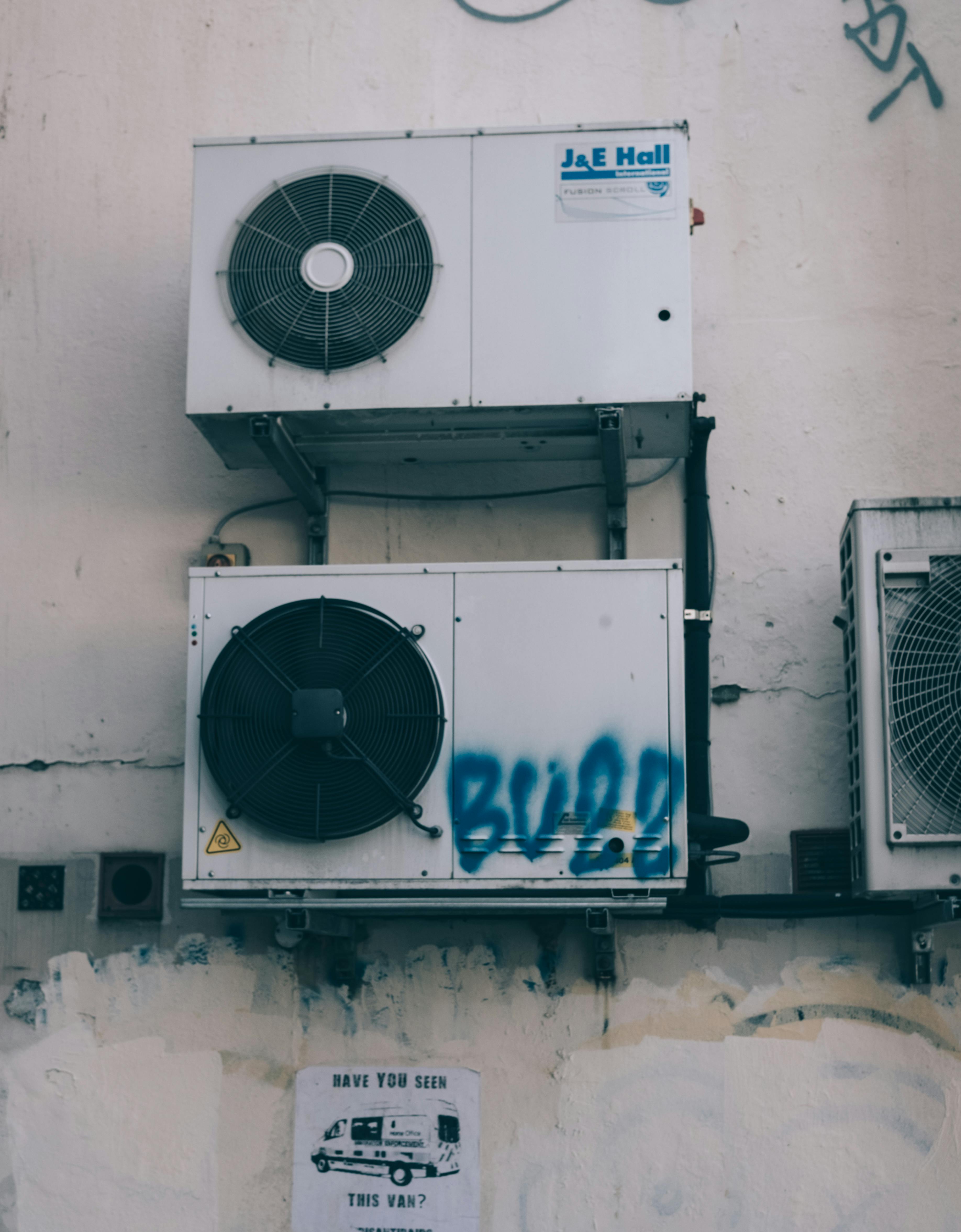 Cost Factors in Air Conditioning Repair Services