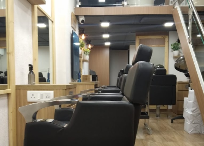Welcome to HQ Smart Salon in Mumbai: Your Go-To Beauty Destination