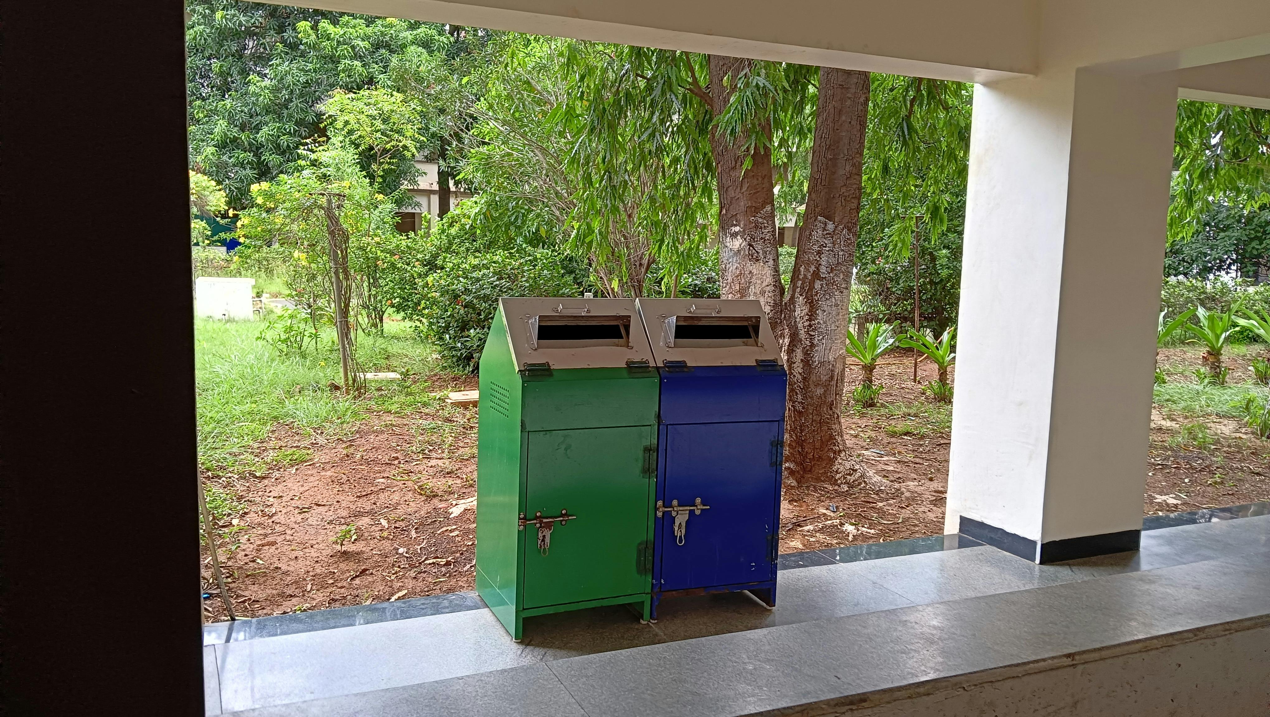 Godavari Hostel IITM, Dustbins