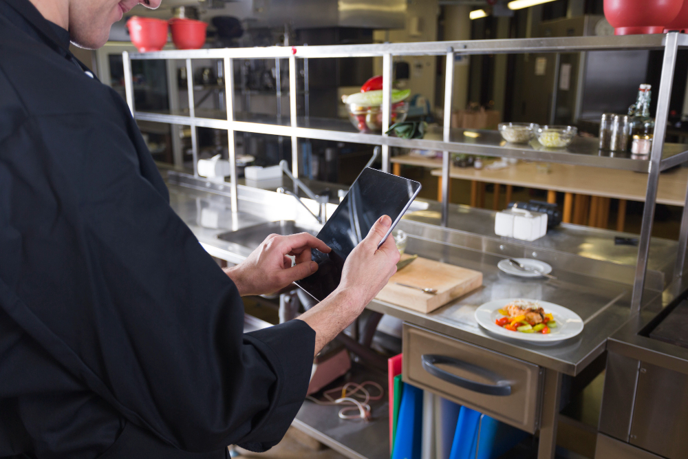 Empower Your Foodie Fanatics: Restaurant Loyalty Programs - The Key to Increased Customer Engagement & Sales