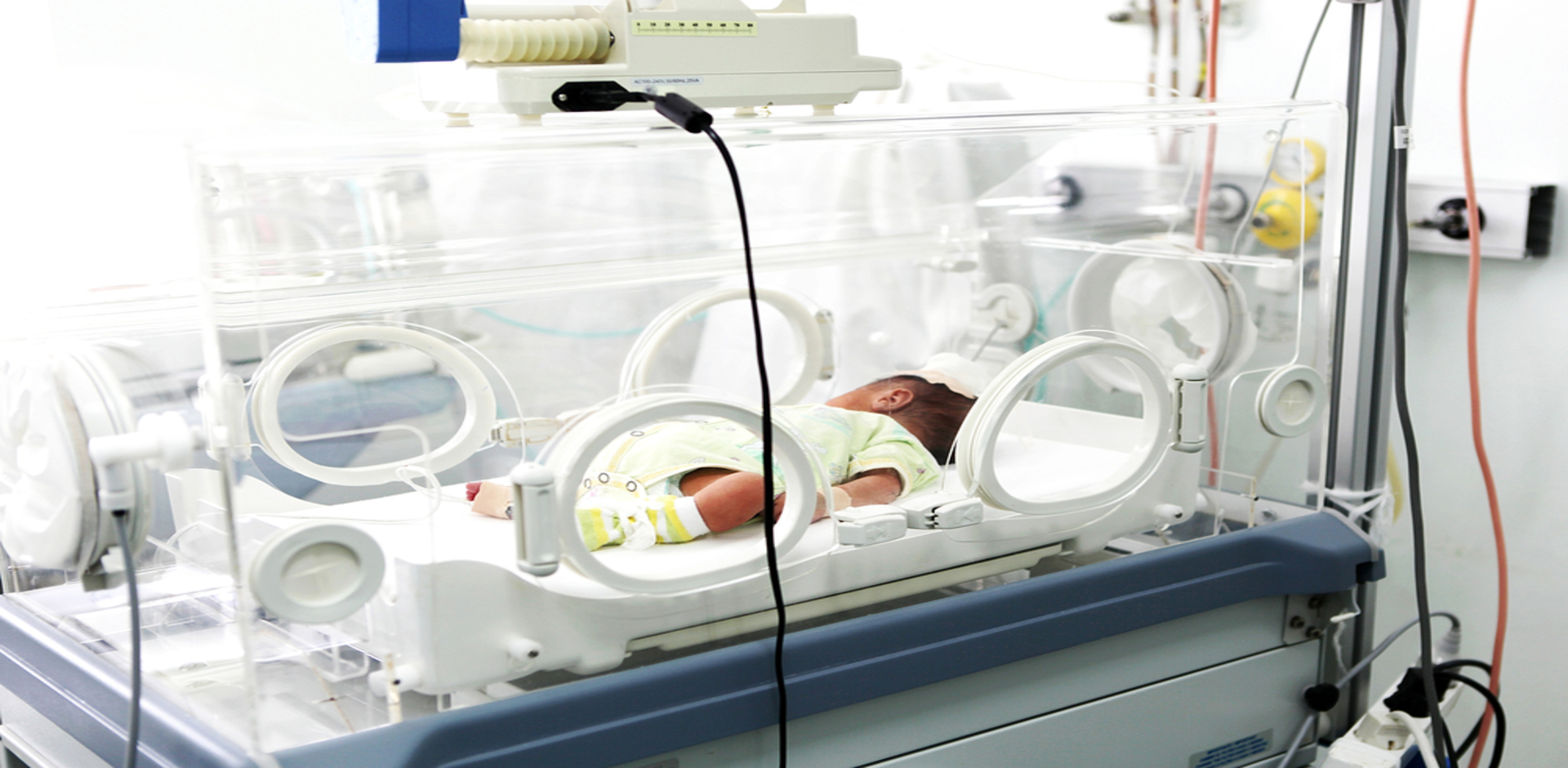 What to Expect When Your Baby is in the NICU