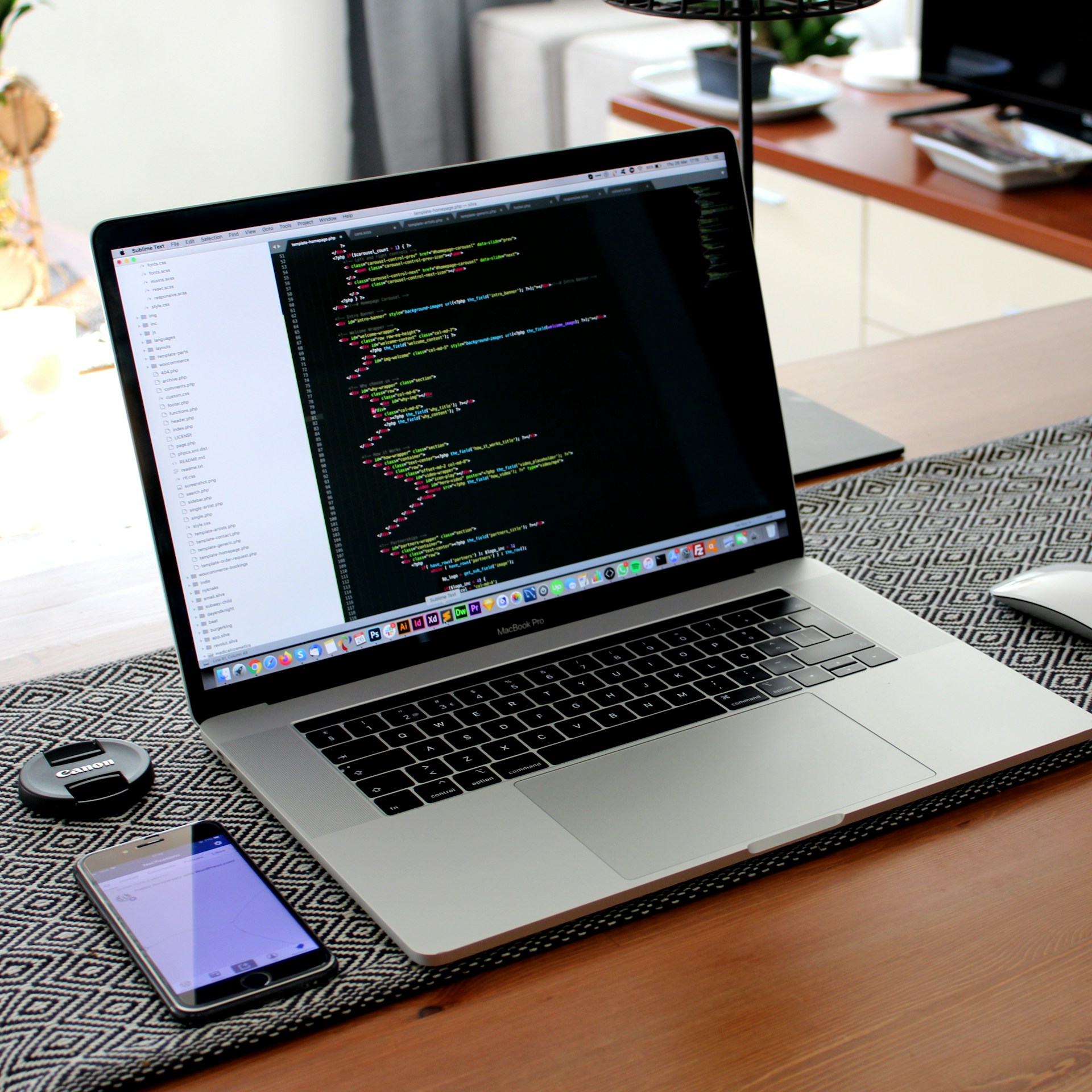 Should You Hire a Web Design Agency or a Freelance Web Designer in Ottawa?