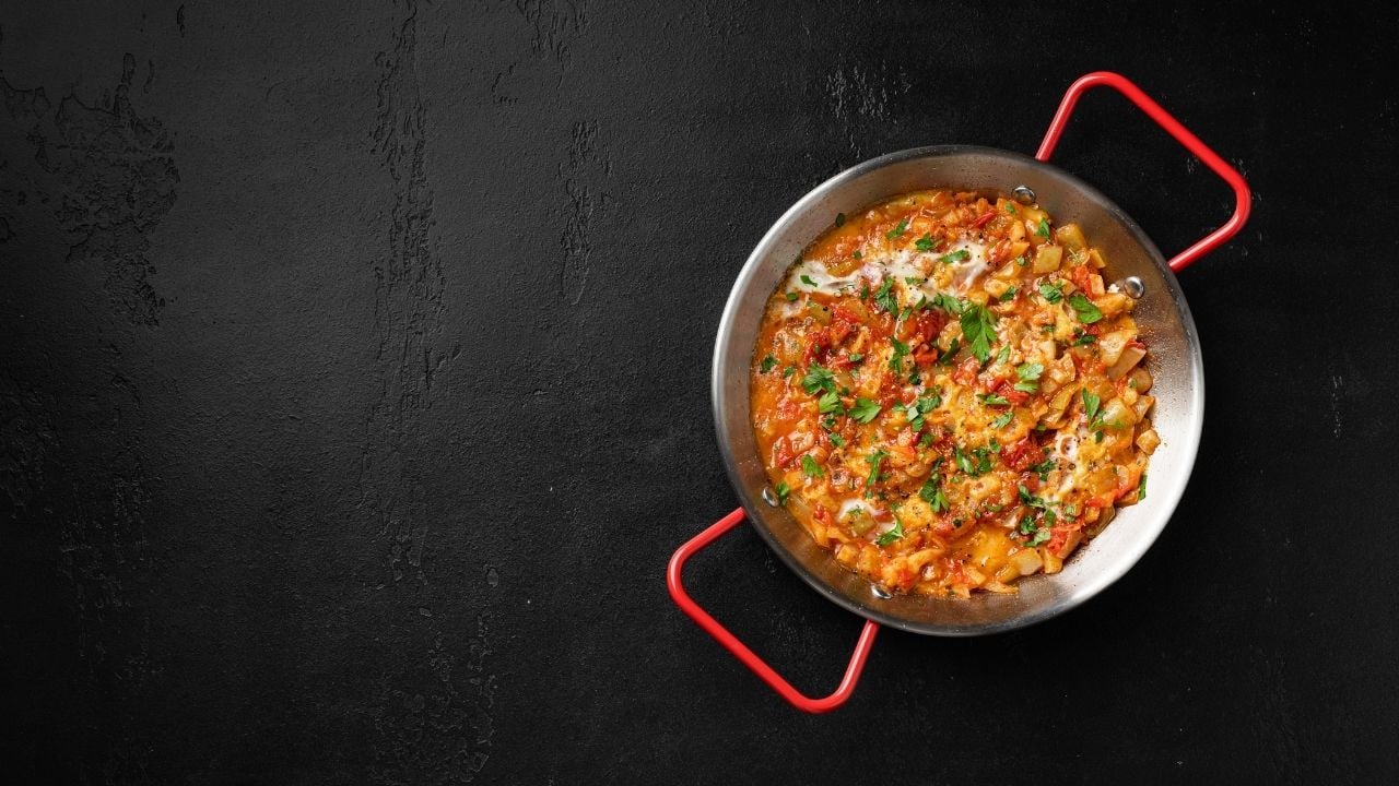 tencere içinde menemen