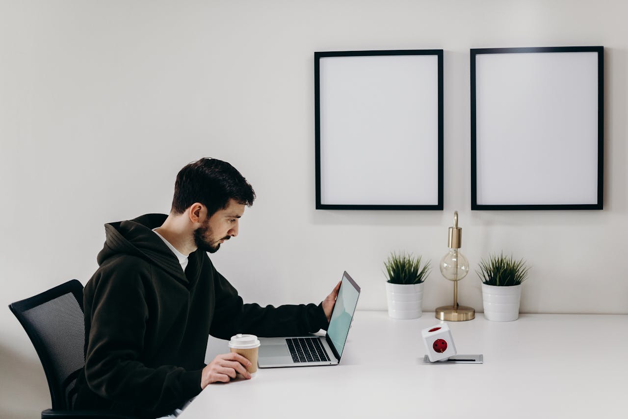 Upwork vs. Toptal: What is a Better Option for Hiring Developers?