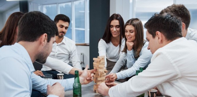 What Are the Benefits of Team Building Games?