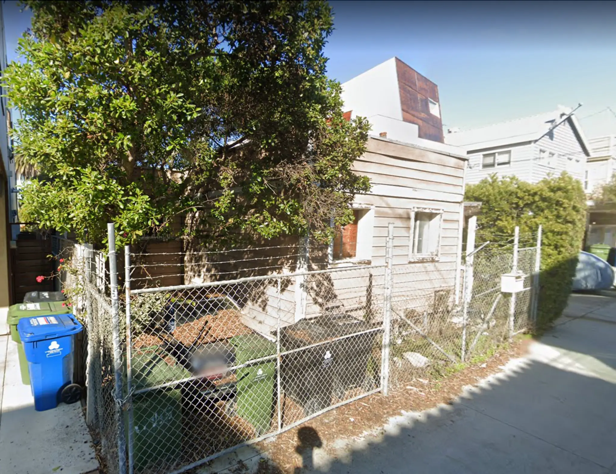 There's an Empty House Rotting on a Venice Canal