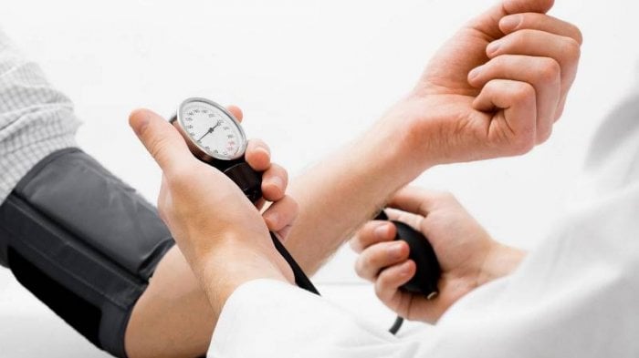 Tanda-tanda Kolesterol Tinggi yang Harus Diwaspadai : Cek ke Dokter Sekarang!
