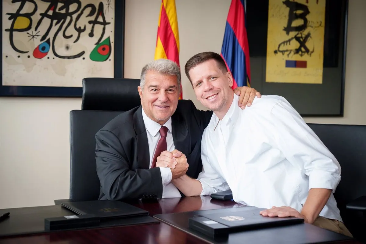 Resmi! Wojciech Szczesny Jadi Kiper Baru Barcelona!