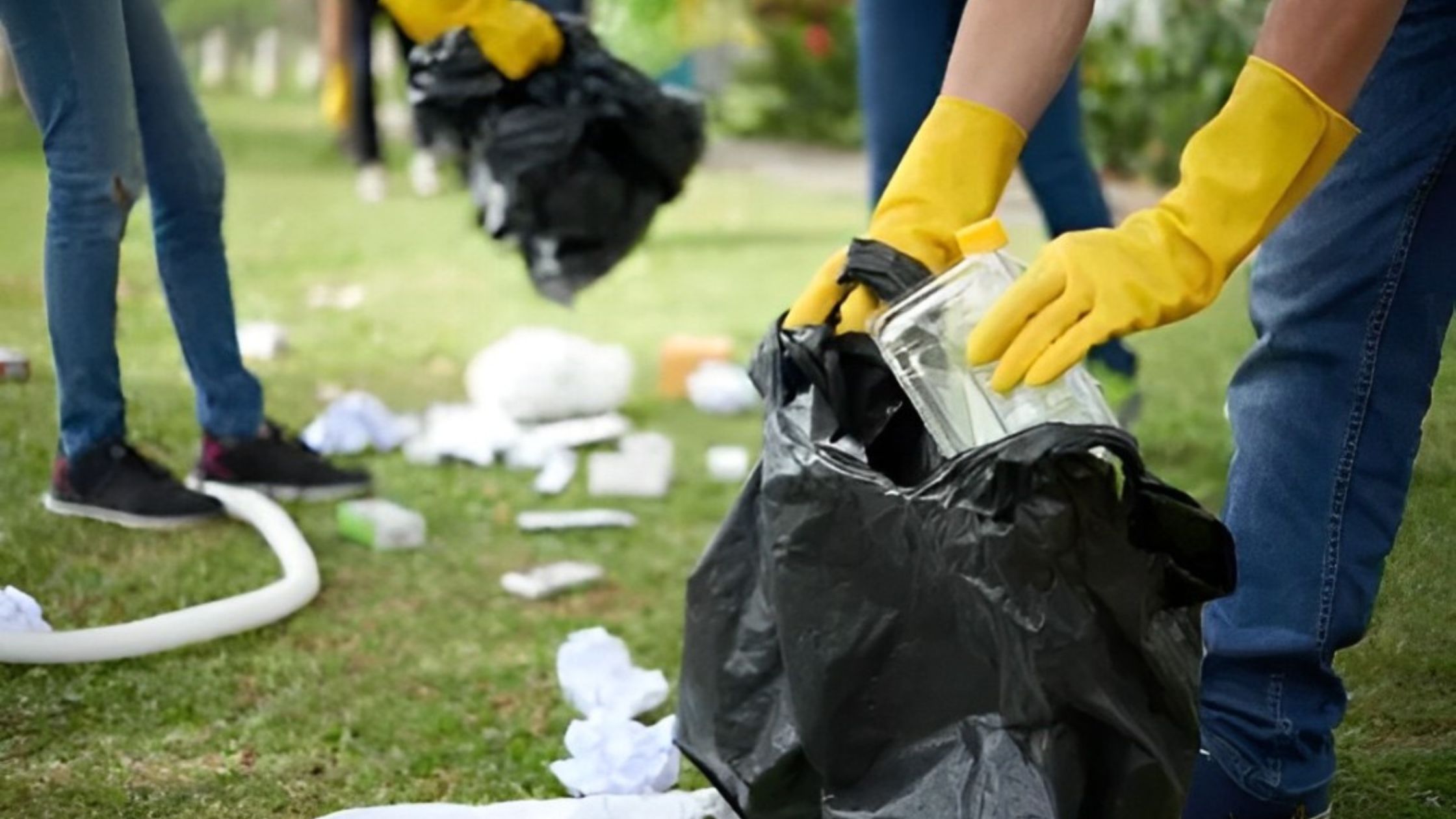 The Essential Role of a Commercial Spring Cleaning Contractor for Your Business