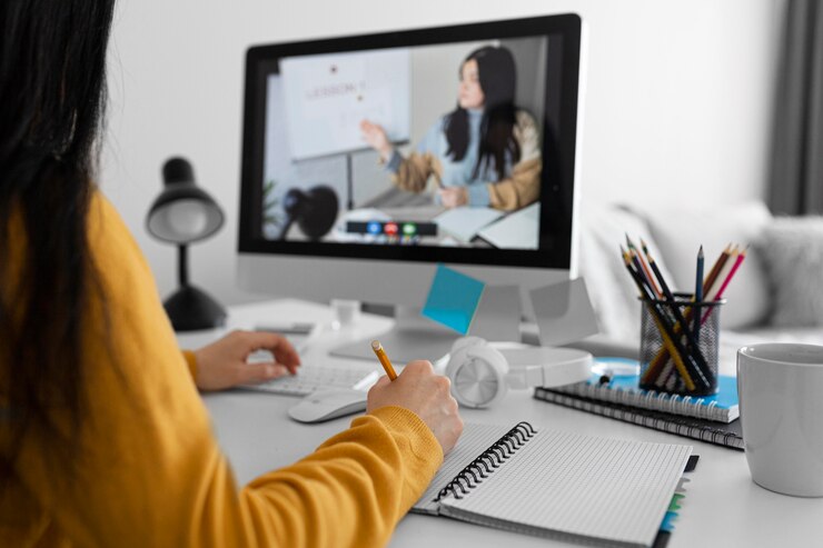 Build Your Future with Remote Business Administration Courses