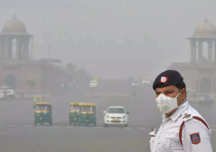 Supreme Court Criticizes Centre for Inaction on Stubble Burning, Calls Environmental Laws "Toothless"