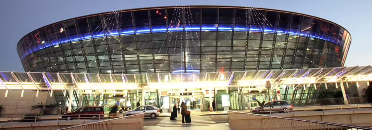 Taxi Aéroport Nice vers Antibes : Votre Solution de Transfert de Confiance