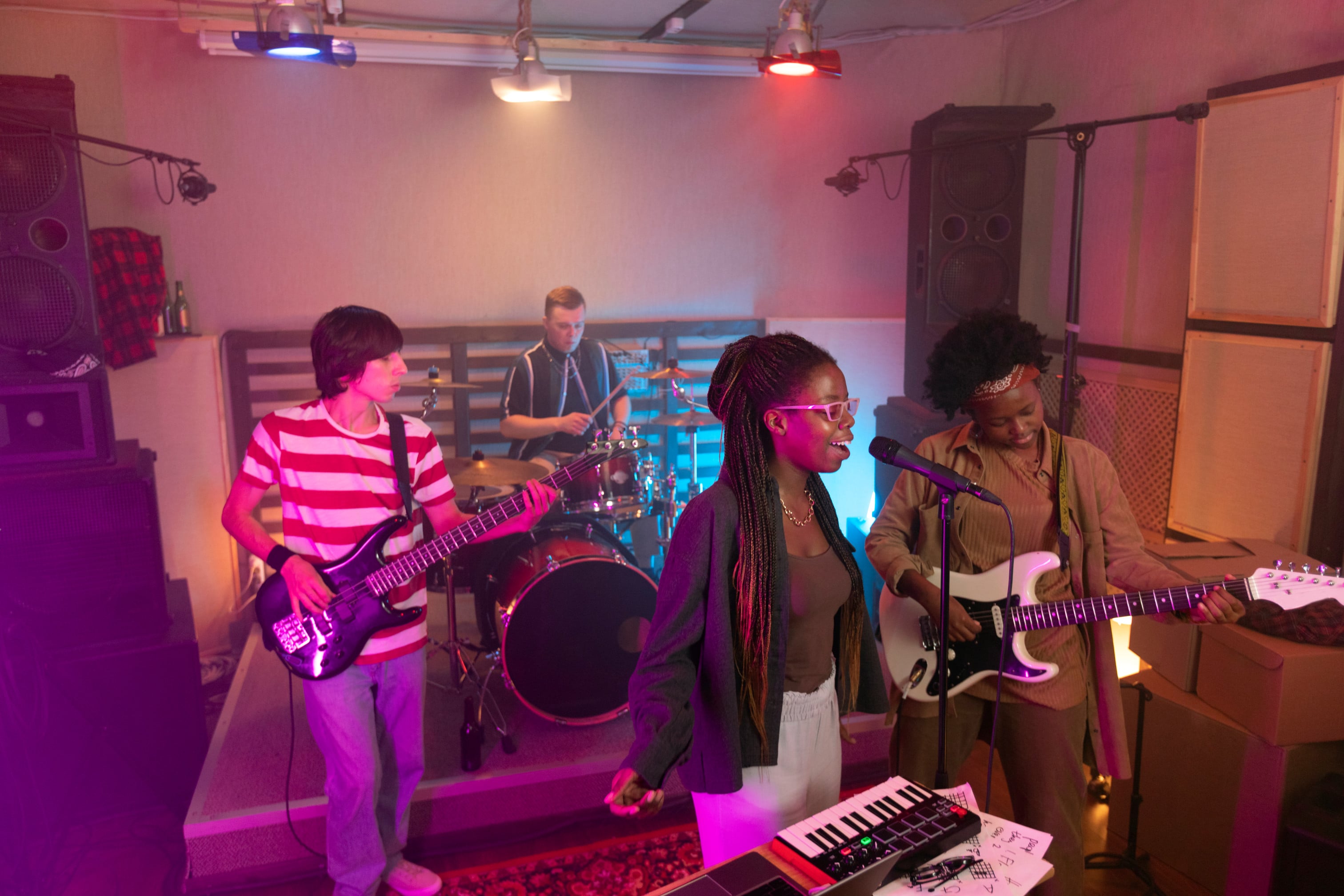 Evolving with the Times: How Musicians Can Adapt to Trends Without Losing Themselves - Daniel Siegel Loanso