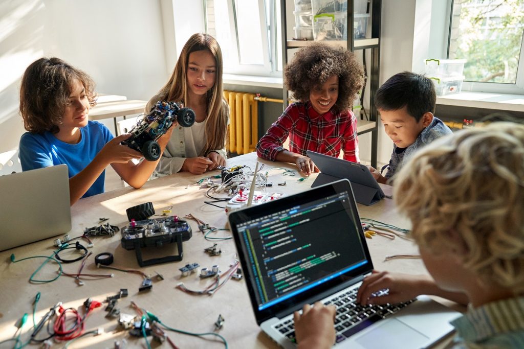 Why and How Children should learn to code?