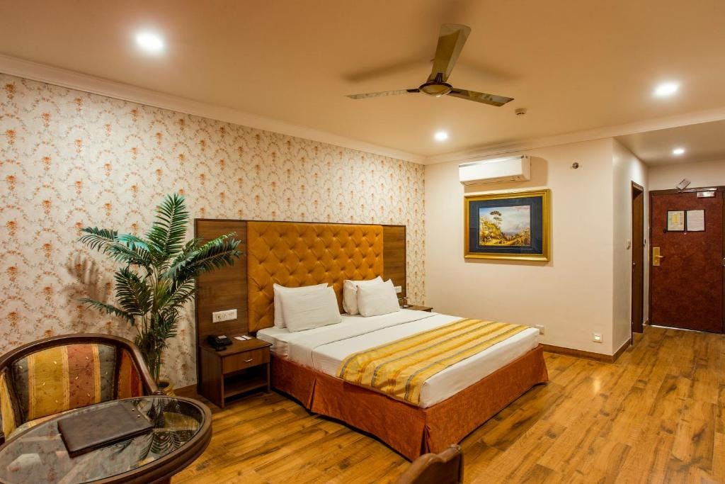 Hotels in Vesu, Surat