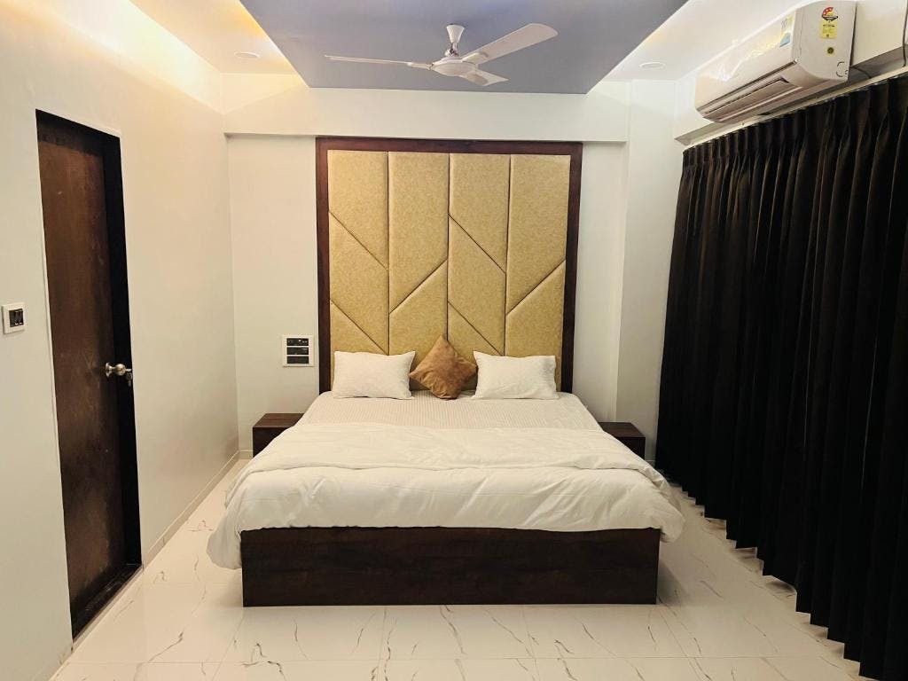 hourly hotels in Surat