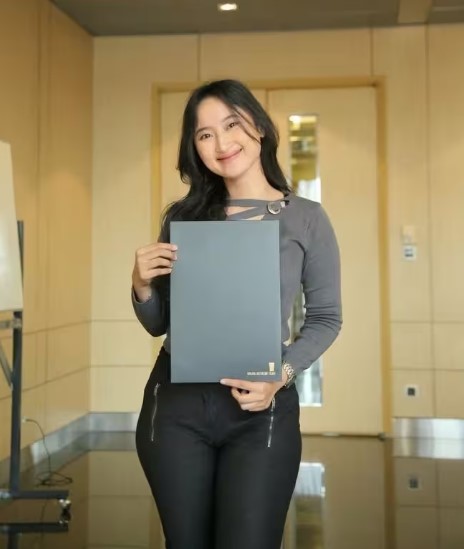 Nimas yang Diteror 10 Tahun Karena Uang Rp5000 Akan Dibuatkan Film!