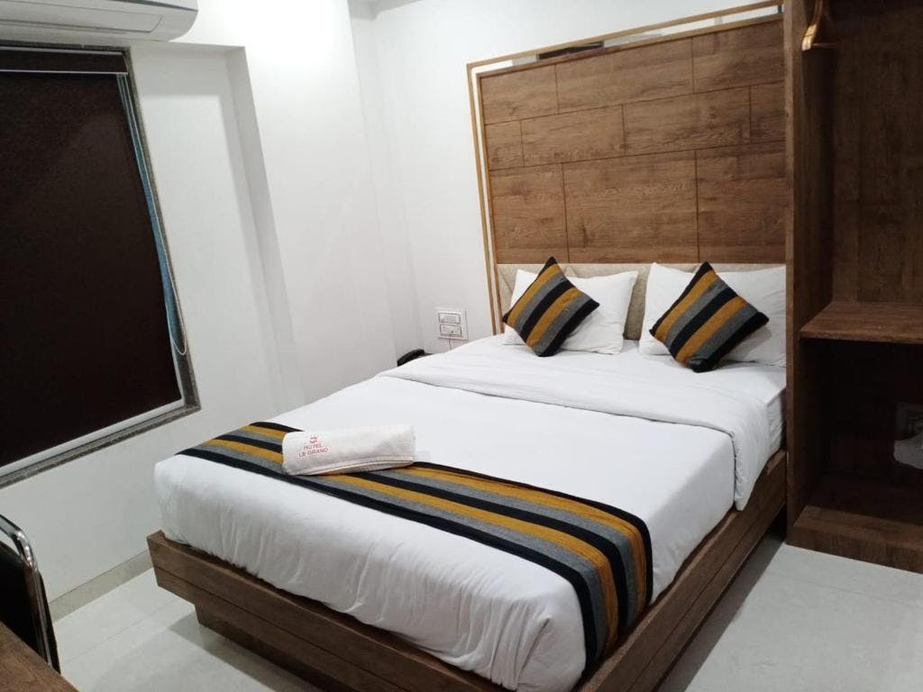 Hotels in Vesu, Surat