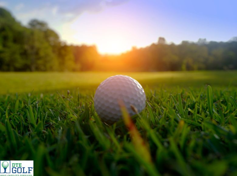 Grass Clippings on Golf Courses: Managing for Turf Health and Aesthetic Appeal