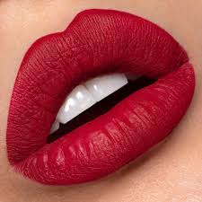 The Pros and Cons of Using Matte Lip Gloss Daily