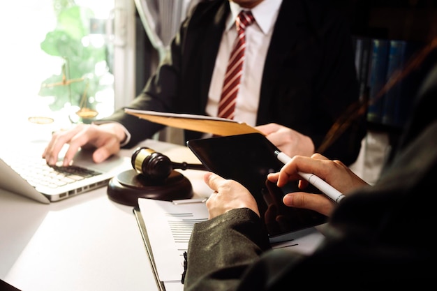 Navigating Plea Bargains: Pros, Cons, and What Defendants Need to Know in Ohio
