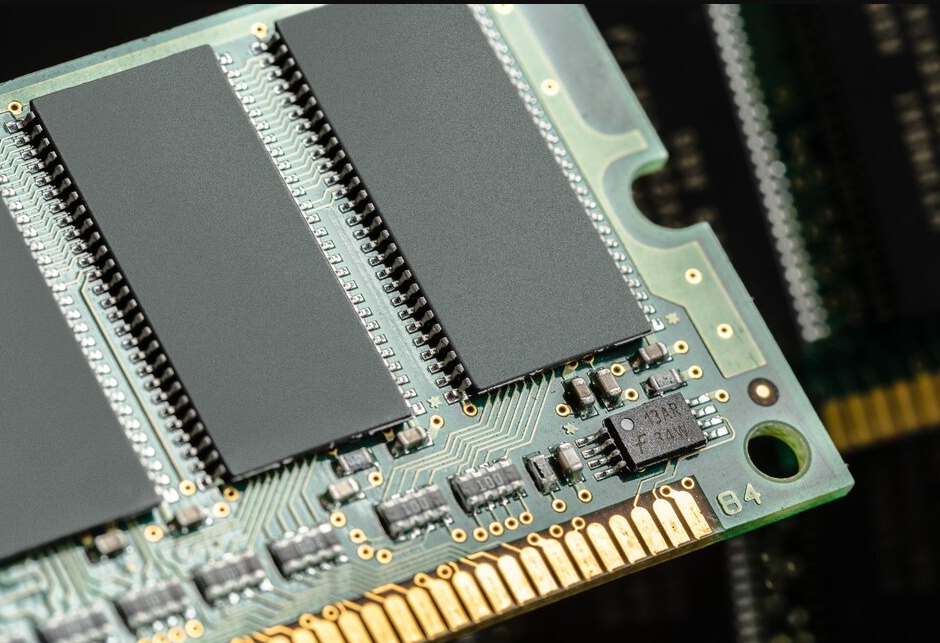 How DDR5 is Redefining Server Performance