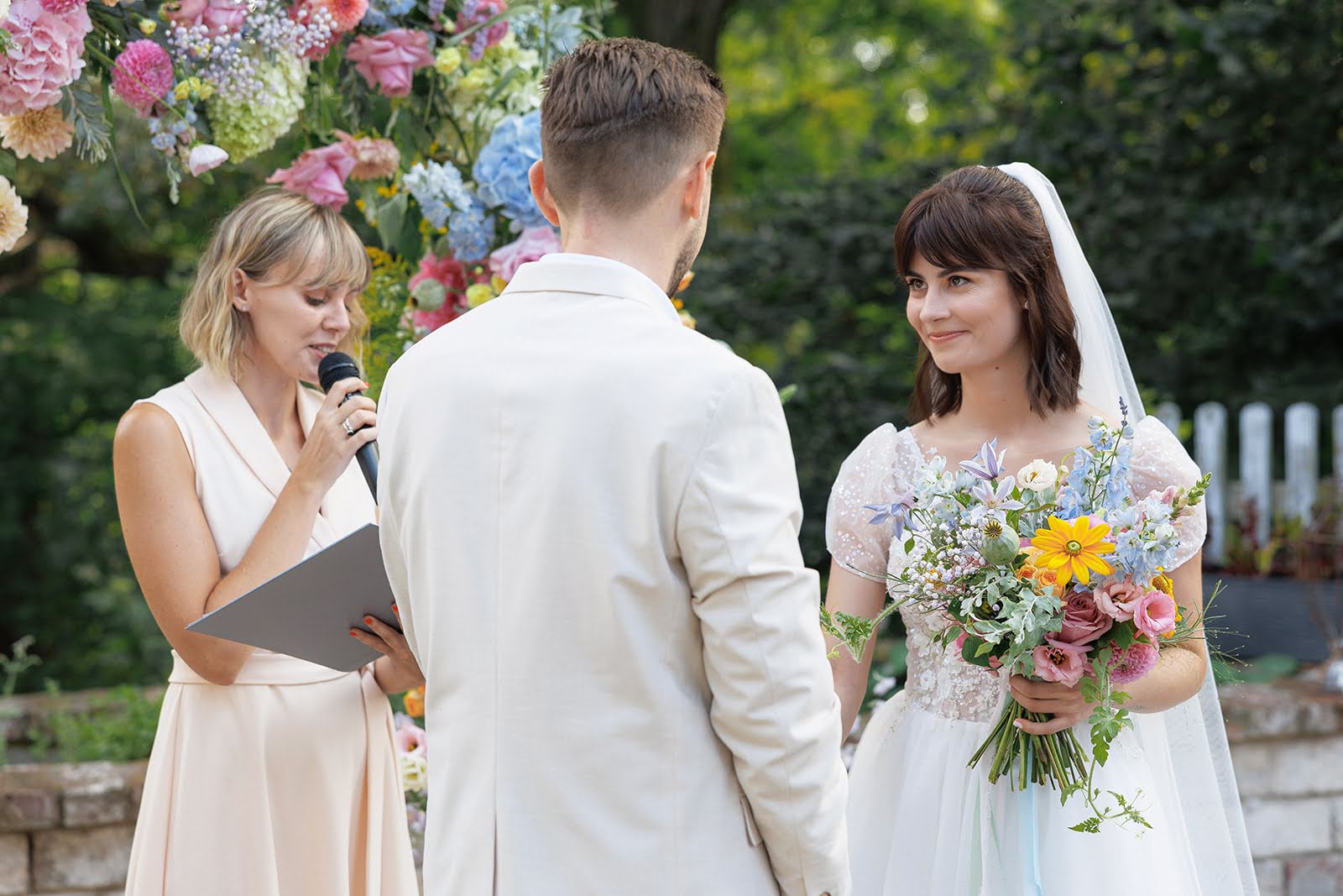 Czym jest Slow Wedding? Kompletny przewodnik po świadomych uroczystościach