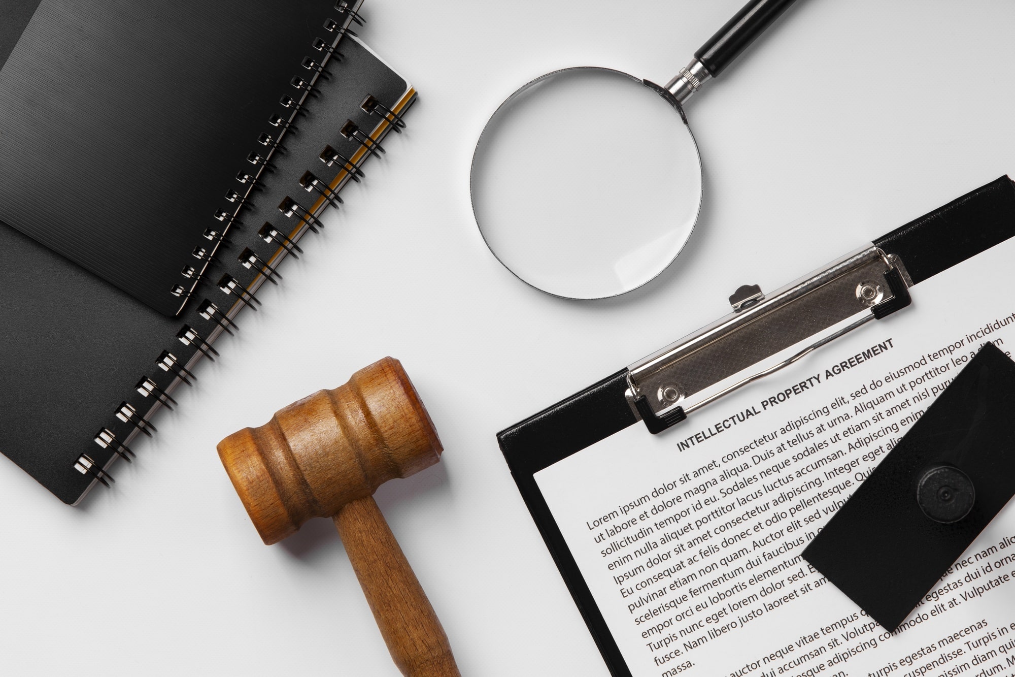 What is Outsourcing Legal Research and How It Benefits Law Firms